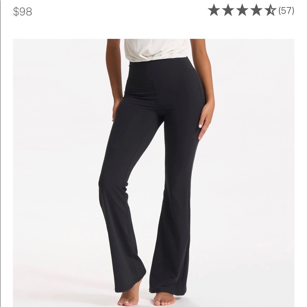 NWT Vuori “Studio Flare” leggings